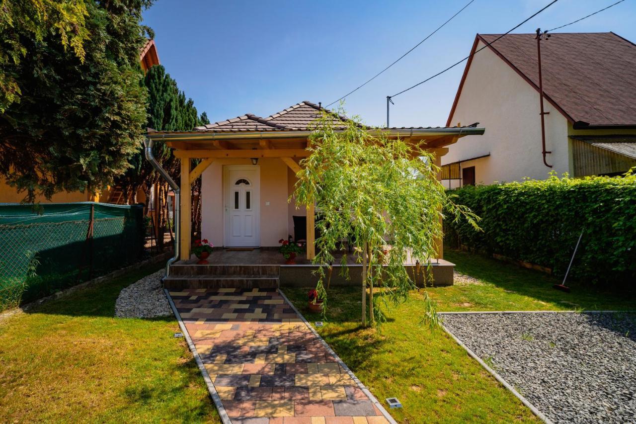 Pipacs Apartmanhaz Harkány Екстериор снимка